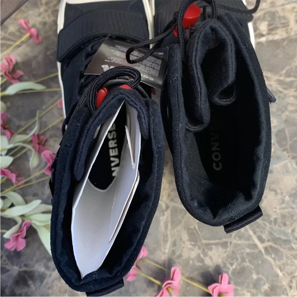 Converse black chucks